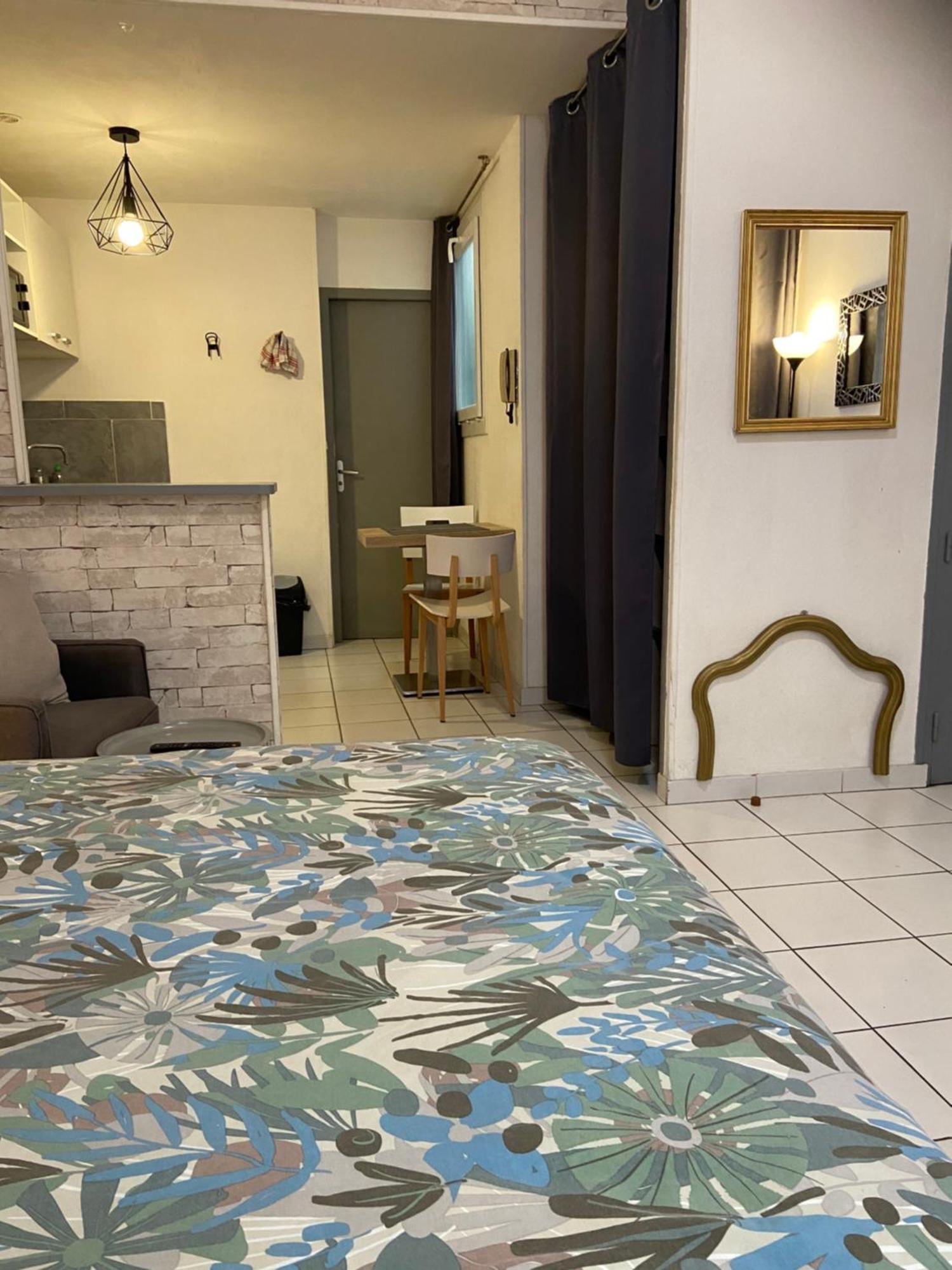 Studio Triangle Arene Gare Maison Carree Placette نيم المظهر الخارجي الصورة